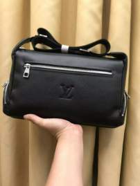 Picture of Louis Vuitton Mens Bags _SKUfw135046326fw